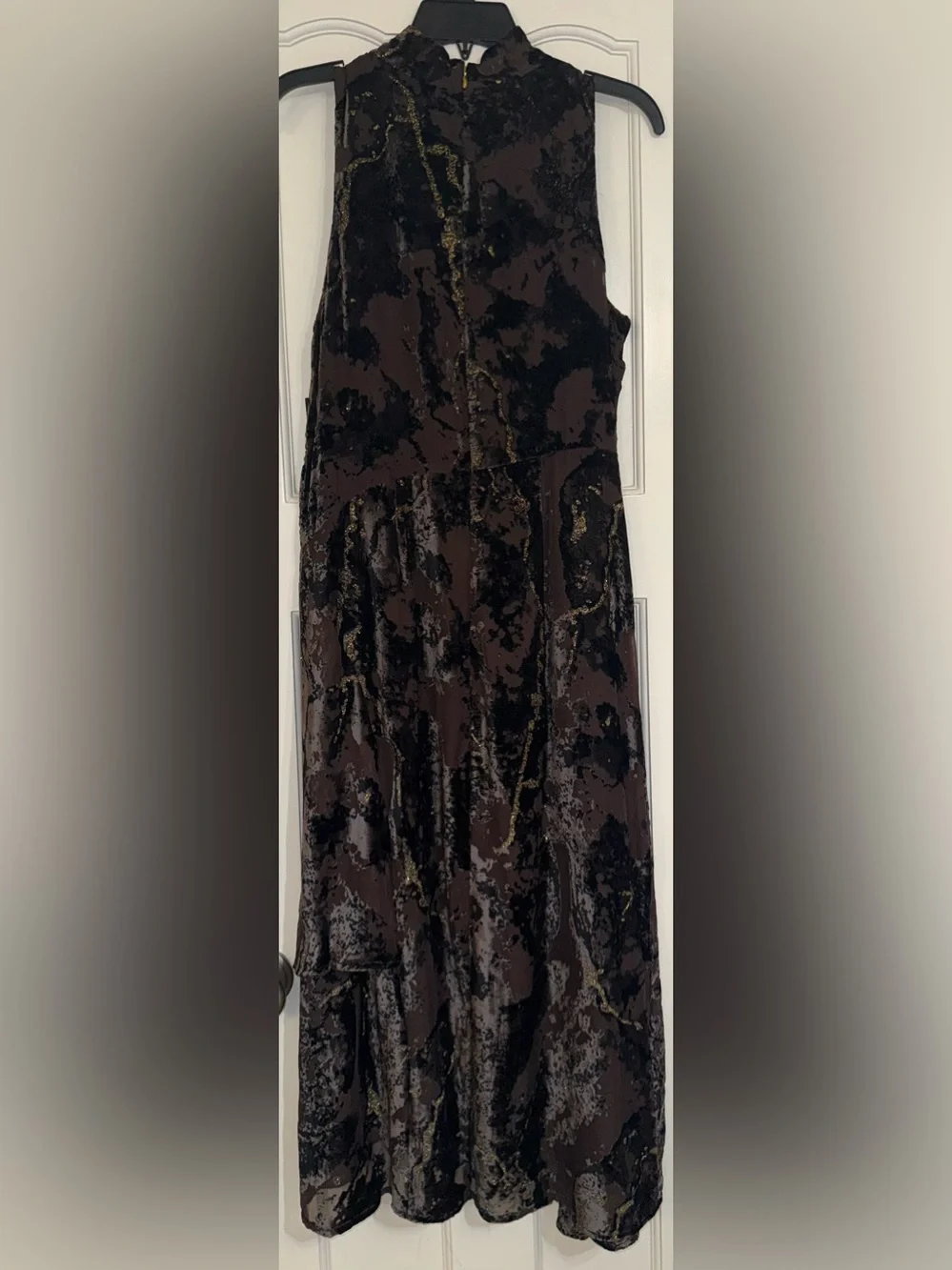 Donna Karan New York 

Sleeveless
Metallic Burnout
Midi Dress - Picture 10 of 10